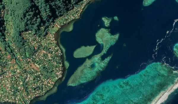 La costa de la ciudad de Teahupoo de la isla de Tahití Polinesia Francesa en 2019 — Foto de Stock