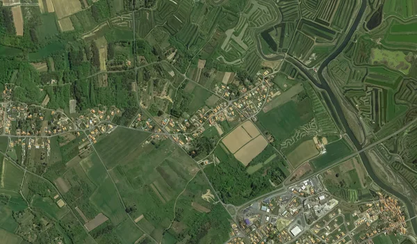 Coast, streets and infrastructure of Bretigny-sur-Orge from a bird's eye view 2019 — Stock Photo, Image