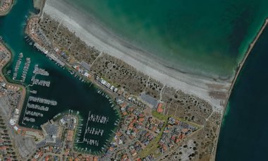 Adelaide, Avustralya, St. Vincent Körfezi 'ndeki kargo limanı.