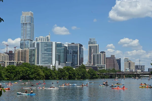 Korzystanie Zewnątrz Centrum Austin Teksas Wiosła Zabawy Lady Bird Lake Zdjęcie Stockowe