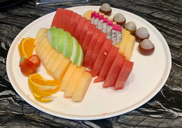 Primer Plano Plato Sabrosa Fruta Listo Para Disfrutar Como Desayuno — Foto de Stock