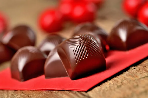 Close-up of cherry chocolate with a creamy filling liquor — Stock Photo, Image