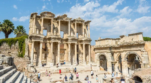 Türkiye 'nin Efes Antik Kenti' ndeki Celsius Kütüphanesi kalıntıları