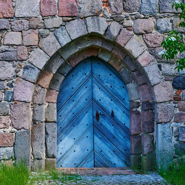 Vista Entrada Una Iglesia Medieval Del Pueblo Estado Brandeburgo Alemania — Foto de Stock