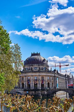 Berlin, Almanya - 26 Nisan 2020 Berlin Müzesi Adası 'ndaki Bode Müzesi' ne bakın..