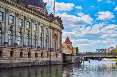 Berlin, Almanya - 26 Nisan 2020 Berlin Müzesi Adası 'ndaki Bode Müzesi' ne bakın..