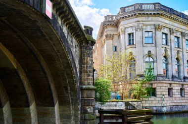 Berlin, Almanya - 26 Nisan 2020 Berlin Müzesi Adası 'ndaki Bode Müzesi' ne bakın..