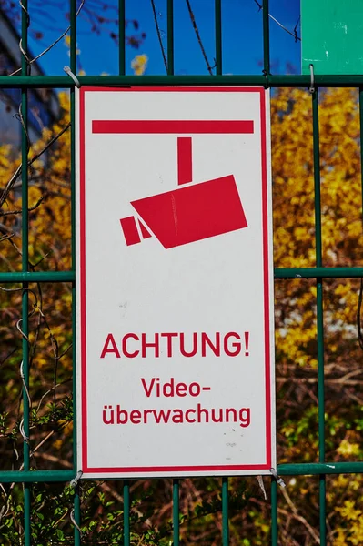 Інформаційний Знак Німеччині Застерігає Про Відеоспостереження — стокове фото
