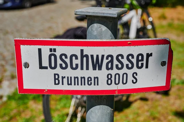 Πληροφοριακό Σήμα Στη Γερμανία Για Φρεάτιο Πυρόσβεσης — Φωτογραφία Αρχείου