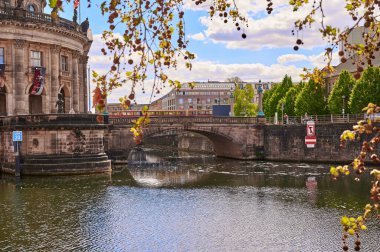 Berlin, Almanya - 26 Nisan 2020 Berlin Müzesi Adası 'ndaki Bode Müzesi' ne bakın..