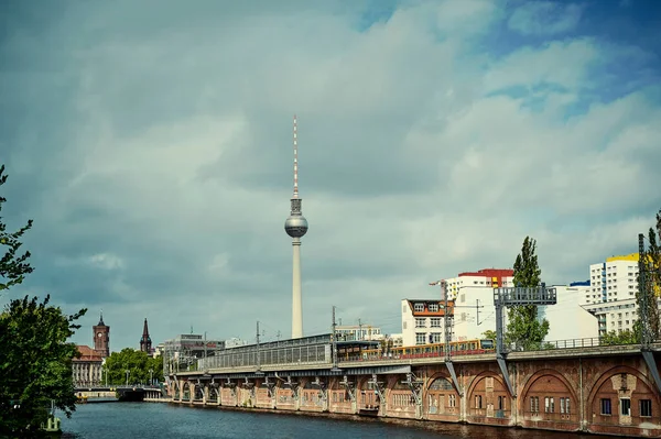 Berlijn Duitsland September 2019 Spoorbruggen Aan Spree Het Centrum Van — Stockfoto