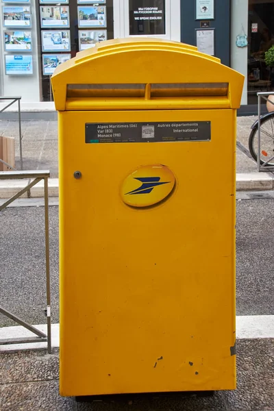 Nice France 2018 Mailbox France Post Logo Typical Yellow Nado — 스톡 사진