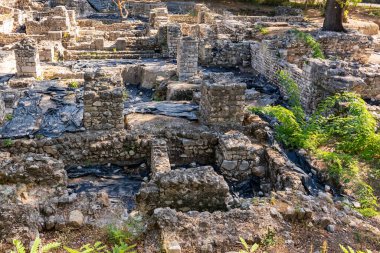 Meryem Ana 'ya adanmış katedralin kalıntıları ve Nice, Fransa yakınlarında 11. ve 12. yüzyıllarda inşa edilmiş..