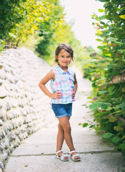 Pequena Menina Moda Smilling — Fotografia de Stock