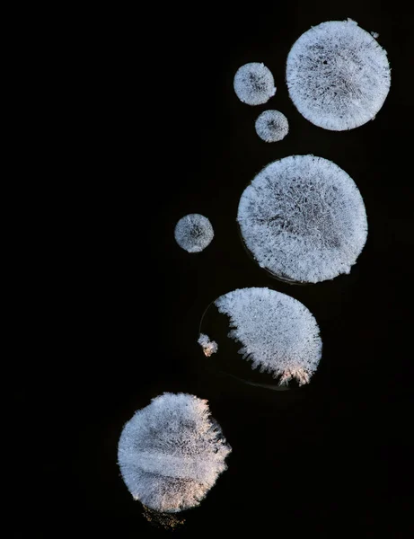 Kristalleisstruktur Mit Mehreren Luftblasen Und Rissen Makroaufnahme — Stockfoto