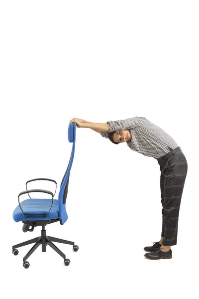 Mulher Lado Sua Cadeira Escritório Fazendo Exercícios Isolado Whit — Fotografia de Stock