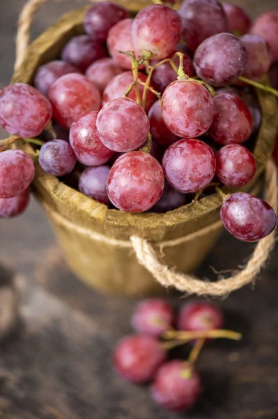 Rose Grapes Wooden Bucket Woden Table — Stock Photo, Image