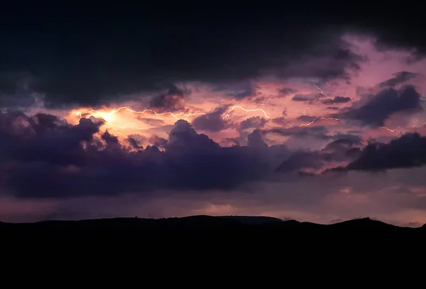 Fulger Imagine Dramatică Norilor Furtună Noapte — Fotografie, imagine de stoc
