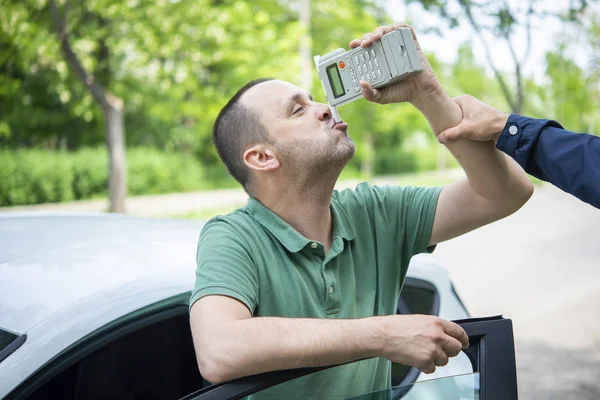 Driver Miatt Hogy Vizsgálat Tárgyát Alkoholtartalom Használata Alkoholszonda — Stock Fotó