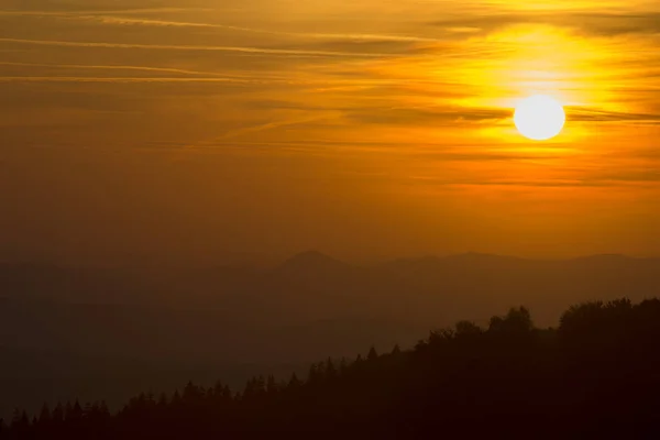 Schöner Sonnenuntergang Über Dem Berg Sommer — Stockfoto
