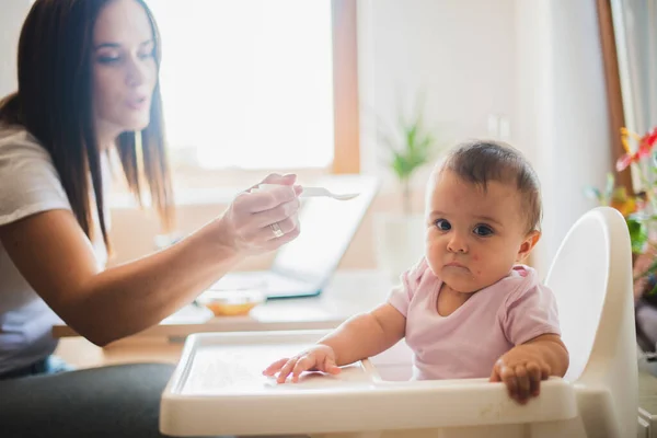 Bebê Com Alergia Recusa Comer — Fotografia de Stock