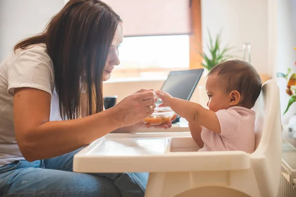 Bebê Com Alergia Recusa Comer — Fotografia de Stock
