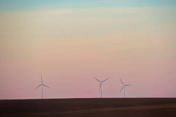 Wiatraki Produkcji Energii Elektrycznej Zachodzie Słońca — Zdjęcie stockowe