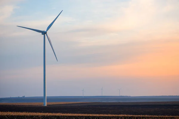 Ветряные Мельницы Производства Электроэнергии Закате — стоковое фото