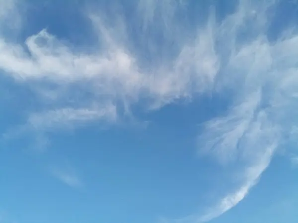 Nubes Sobre Ciudad Una Noche Verano Garajes Cerraduras Puertas Otras — Foto de Stock