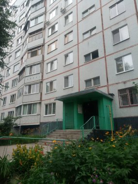 Etrafta bir sürü farklı şey görüyoruz. Bu bizim hayatımız, bizim dünyamız. Bizim için her zamanki gibi. Gerisi için yeni bir bakış açısı..