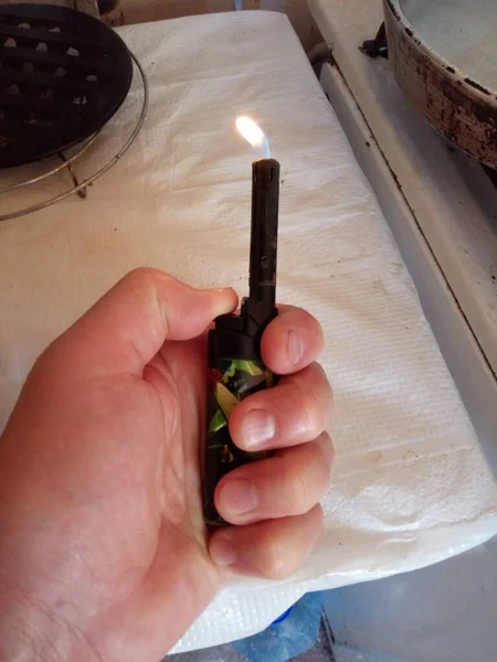 Etrafta bir sürü farklı şey görüyoruz. Bu bizim hayatımız, bizim dünyamız. Bizim için her zamanki gibi. Gerisi için yeni bir bakış açısı..