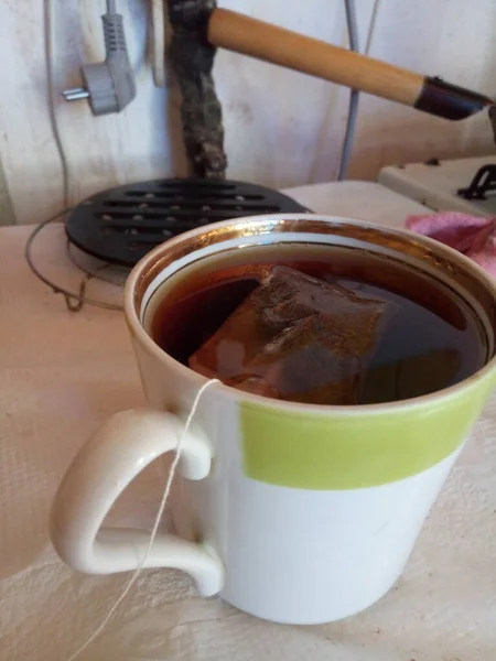 Etrafta bir sürü farklı şey görüyoruz. Bu bizim hayatımız, bizim dünyamız. Bizim için her zamanki gibi. Gerisi için yeni bir bakış açısı..