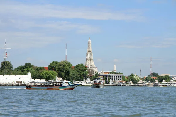 Boot Auf Chao Phraya River Und Wat Arun Bangkok Thailand — Stockfoto