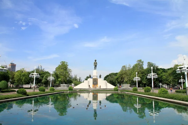 Monumento Rey Rama Parque Lunpini Bangkok Tailandia — Foto de Stock