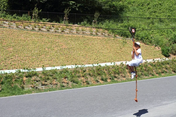 Japansk Pojke Leker Med Flying Fox Tredje Klass Grundskolan — Stockfoto