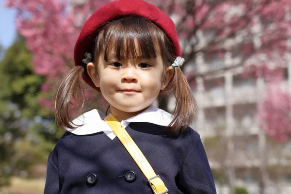 日本女孩在幼稚园制服 — 图库照片