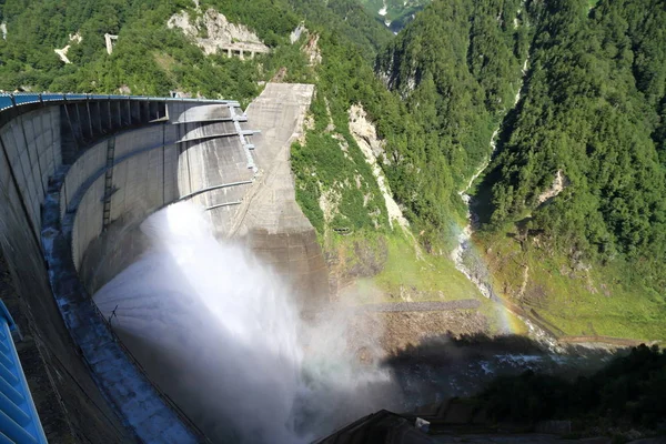 Kwijting Van Kurobe Dam Met Regenboog Toyama Japan — Stockfoto
