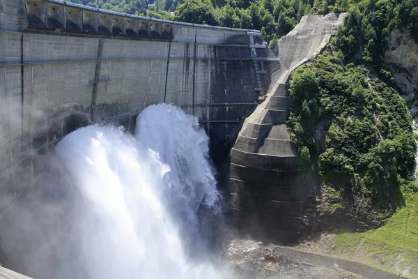 Kwijting Van Kurobe Dam Toyama Japan — Stockfoto