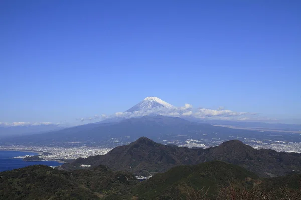 富士山和苏鲁加湾 从日本伊豆胜拉吉山的景色 — 图库照片