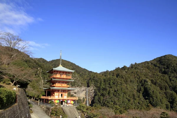 Nachi faller och tre story pagoda Seiganto Ji i Wakayama, Japan — Stockfoto