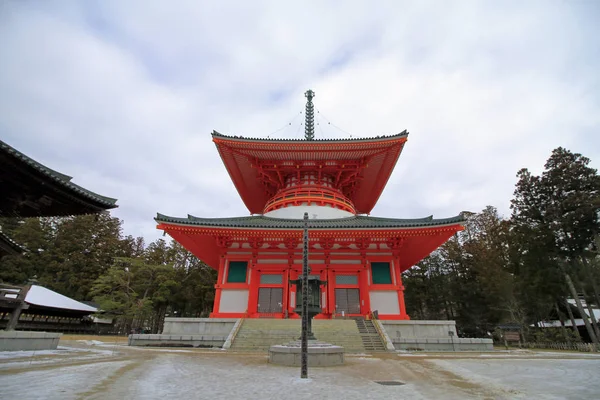 Daito Konpon Danjo Garan Najświętszego świątyni złożonych, Koyasan, Wakayama, Japonia (śnieg sceny) — Zdjęcie stockowe