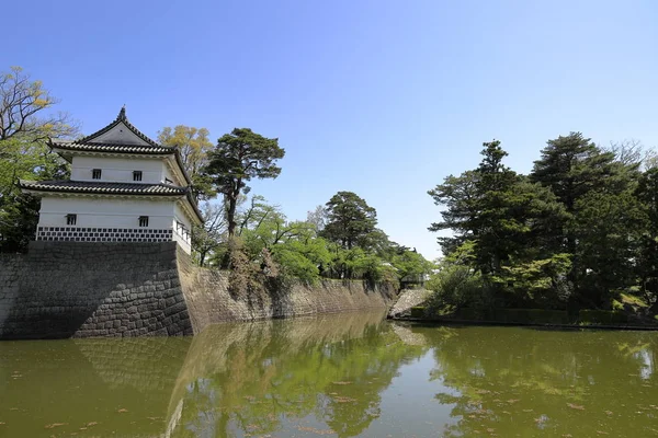 Mastio esterno e fossato del castello di Shibata a Niigata, Giappone — Foto Stock
