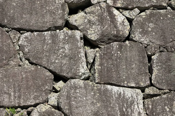 Каменная стена замка Мацуяма в Эхимэ, Япония — стоковое фото