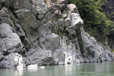 Yoshino nehrindeki Oboke geçidi, Tokushima, Japonya