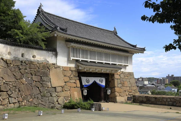 Puerta sin abrir del castillo de Okayama en Okayama, Japón — Foto de Stock