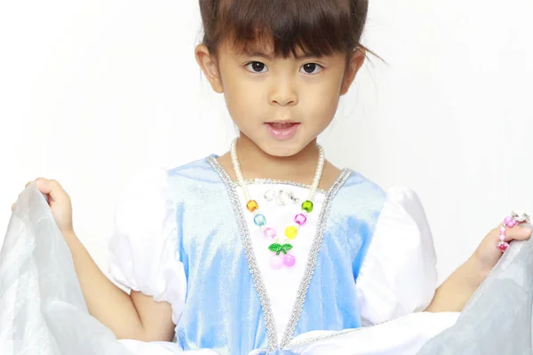 Menina japonesa em um vestido (4 anos ) — Fotografia de Stock