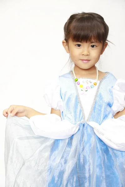 Japán lány ruhában (4 éves) — Stock Fotó