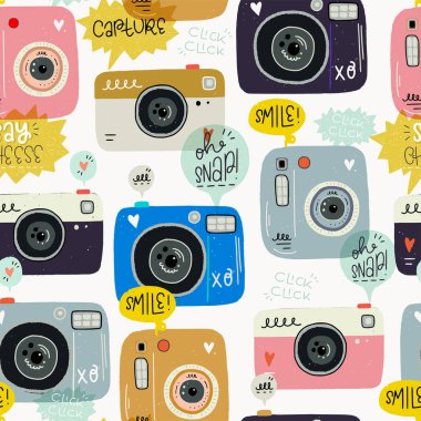 Hippi tarzı seamless modeli el yapımı fotoğraf makinesi ve fotoğraf kelime çizilmiş. Şirin 80s 90s nostaljik arka plan ve yazıt. Ambalaj Kağıt, tekstil, duvar kağıdı düz. Vektör çizim