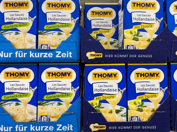 Toenisvorst Alemania Mayo 2020 Paquetes Salsa Thomy Holandesa Estante Del — Foto de Stock