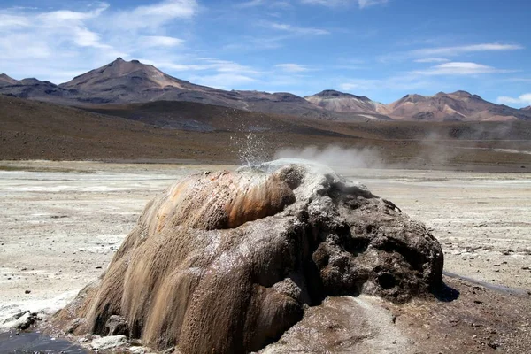 Tatio Gejzírek Atacama Sivatagban Chile Geyser Kúp Köpködő Forró Víz — Stock Fotó